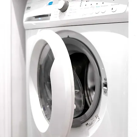 Le Rosy - In Balcony