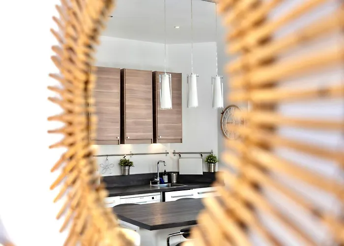 Le Rosy - In Balcony * קאן