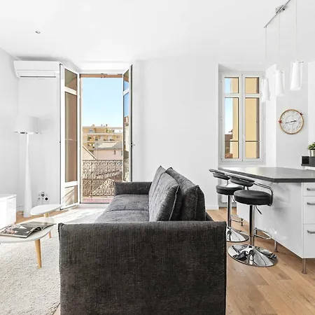 Le Rosy - In Balcony