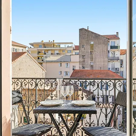 Le Rosy - In Balcony Apartment *