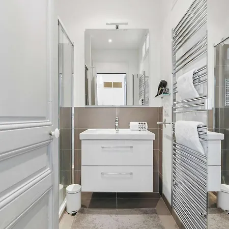 Le Rosy - In Balcony Κάννες